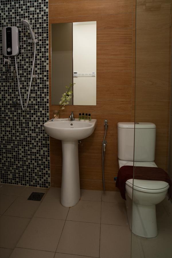 Hotel Uptown Subang Airport Shah Alam Exterior foto